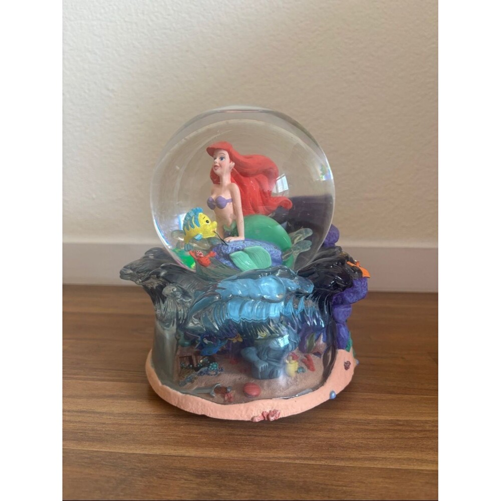Disney Vintage Little Mermaid Ariel Snow Globe Plays Music Under the Sea WORKS!